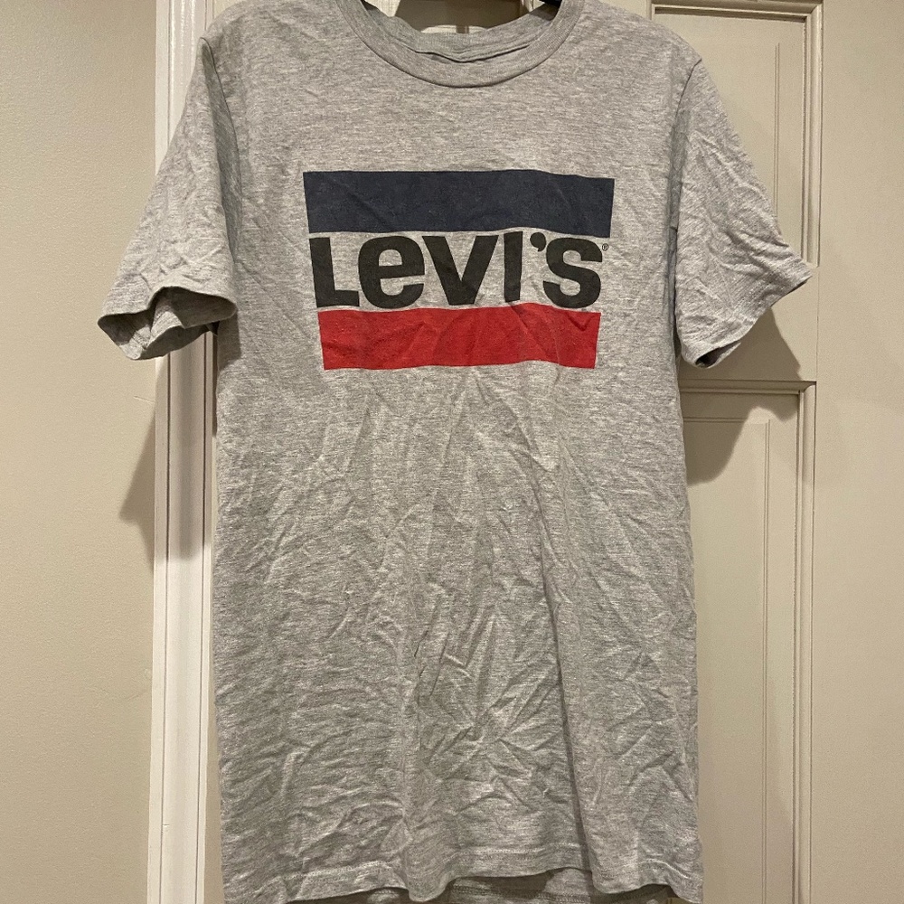 Levi logo t shirt